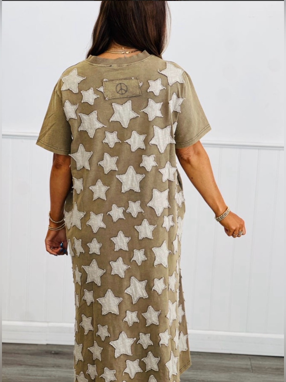 Bluevelvet Star Pattern Olive Midi T-Shirt Dress - Picture 2 of 6